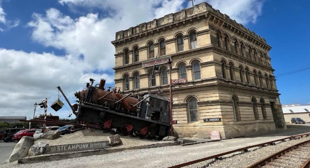 Villa Little Red School House Oamaru Exterior foto
