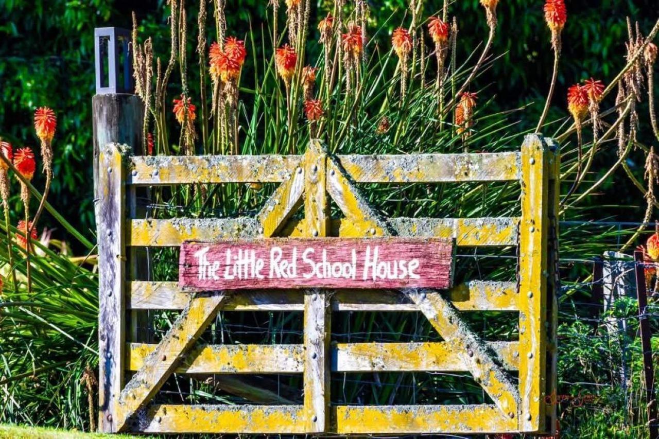 Villa Little Red School House Oamaru Exterior foto
